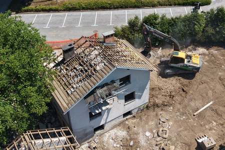 Rušenje hiše Begunje 04 Foto Ljubo Vukelič